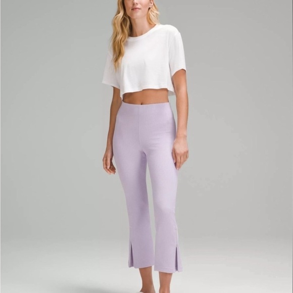 lululemon athletica Pants - Lululemon Athletica Lilac Cropped Pants